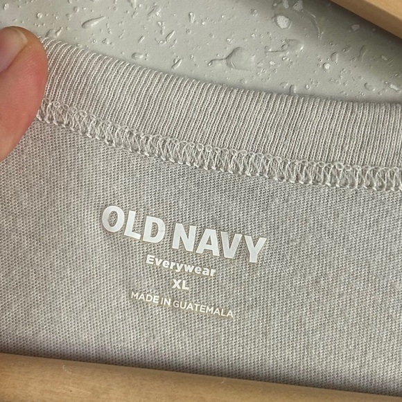 🦋 Old Navy Beige Butterfly Print Short Sleeve Tee Casual Comfy XL - Picture 2 of 6